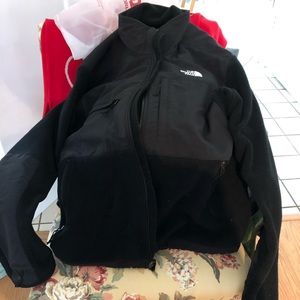 Women’s Large Black Northface Jackets